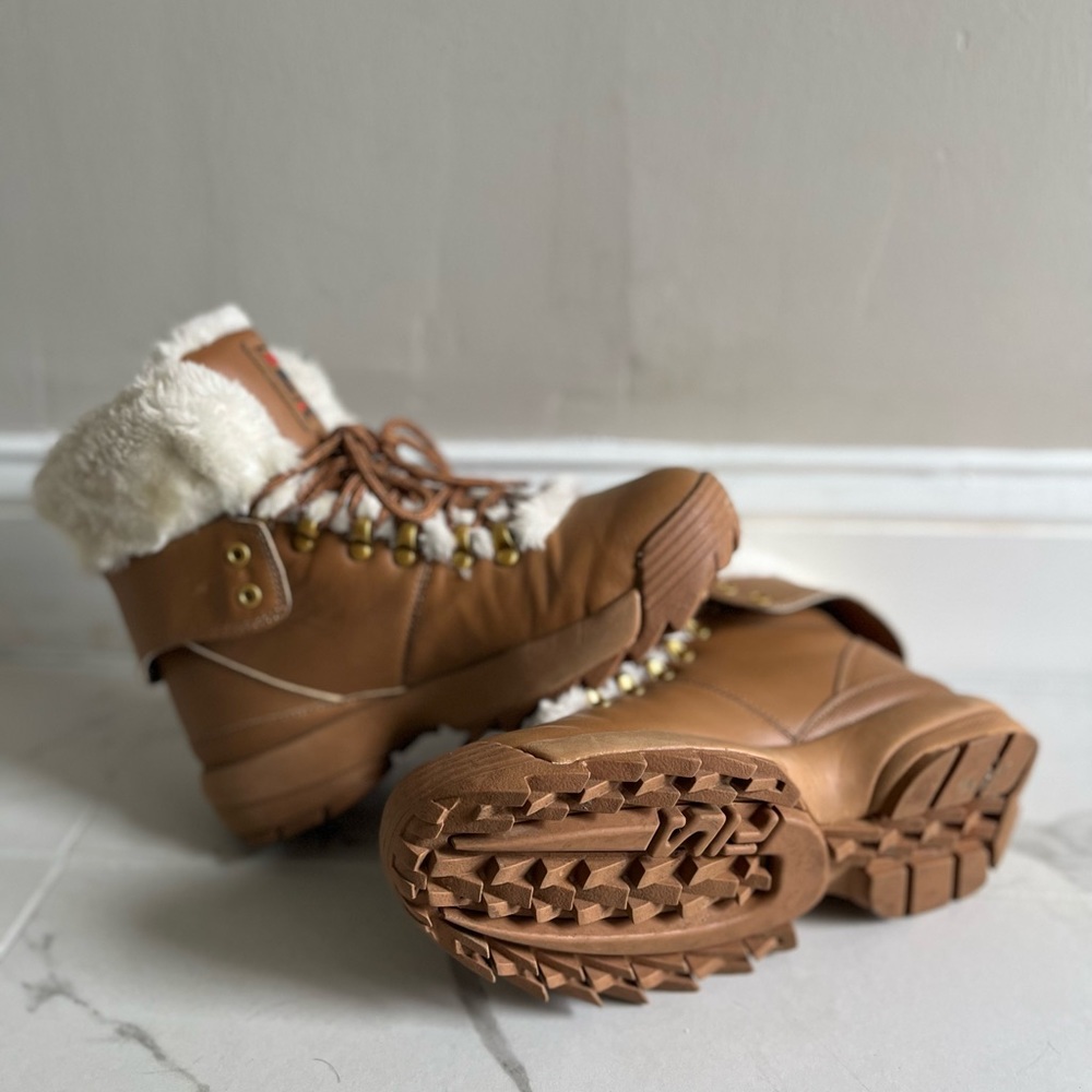 FILA DISRUPTOR BOOT